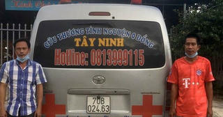 Tài xế xe cứu thương thả F0 xuống trung tâm TP Pleiku