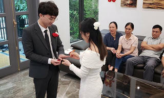 Cưới online giữa Thủ đô ngày giãn cách