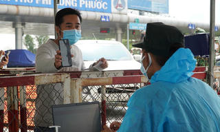 12 chốt cửa ngõ TP HCM dừng kiểm tra giấy xét nghiệm