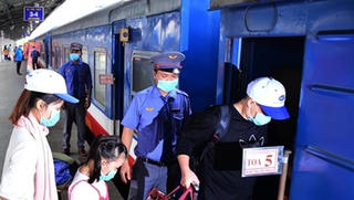 Đường sắt bán vé nguyên toa, sẵn sàng đón khách tại nhà