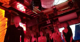 Hà Nội khẩn tìm người đến 3 quán karaoke mở 'chui' có nhân viên là F0