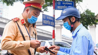 Dùng bản sao giấy tờ khi tham gia giao thông được không?