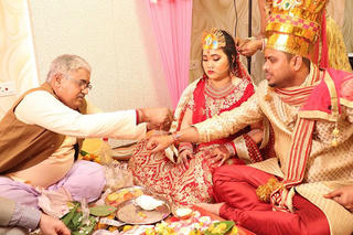 Đám cưới lúc nửa đêm của cô gái Việt và những thủ tục chỉ có ở Ấn Độ