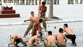 Những màn võ thuật 'cực đỉnh' của chiến sỹ mũ nồi xanh