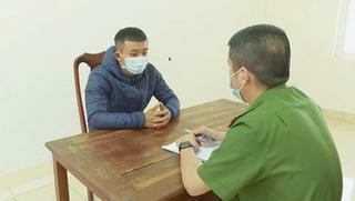 Truy bắt nam thanh niên tự xưng công an chặn xe, cướp tiền trẻ em