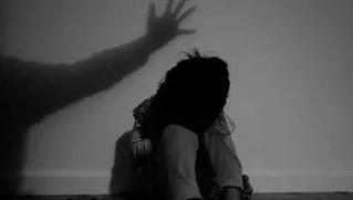 Bé gái 8 tuổi nghi bị vợ sắp cưới của bố bạo hành đến tử vong