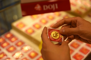 Vì sao ngày vía Thần Tài thường mua vàng, cúng cá lóc?
