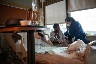 Người đàn ông khỏi ung thư sau mắc COVID-19