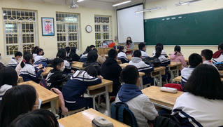 Học sinh lớp 1-6 nội thành Hà Nội trở lại trường học trực tiếp