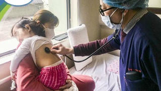  2 trẻ di chứng rất nặng hậu COVID-19