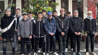 Truy bắt nhóm trai mới lớn đuổi đánh, cướp xe người đi đường Hà Nội