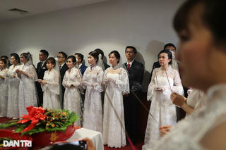 Lễ cưới đặc biệt của 20 cặp đôi y bác sĩ trong Bệnh viện Quân y 175