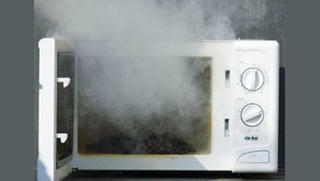Cảnh báo những nguy cơ khi sử dụng lò vi sóng 