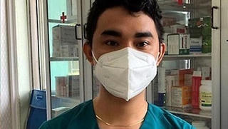 Công an mời thanh niên giả bác sĩ điều trị COVID-19 ở khu cách ly đến làm việc 