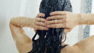 Có nên tắm khi mắc COVID-19 không?