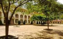 Phát hiện thi thể bé sơ sinh trong khuôn viên trường THPT