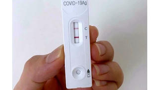 Nhiều người 'sốc' vì thành F0 lần 3 trong vài tháng: Chuyên gia nói gì?