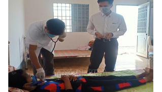 Khởi tố vụ án một bé gái bị cô ruột bạo hành