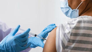 Lý do chưa cần tiêm mũi vaccine COVID-19 thứ 4