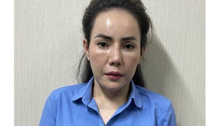 Diễn biến mới vụ án nhận hối lộ tại Cục Lãnh sự: Bắt tạm giam 1 nữ Tổng giám đốc