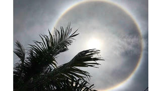 Xuất hiện vầng hào quang kỳ lạ trên trời ở Khánh Hòa