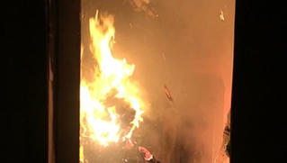 Đêm giận vợ đốt chăn gây cháy xe, cháy nhà