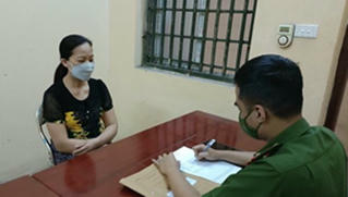 Bắt giữ người phụ nữ hắt nước bẩn vào cán bộ thi hành công vụ