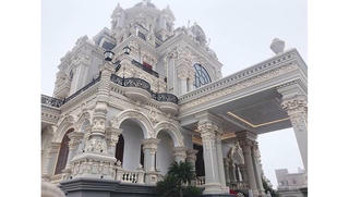 Ngôi làng nổi tiếng giàu có ở Nam Định, toàn dinh thự, lâu đài như trong phim