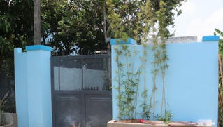 Vợ chồng tử vong vài ngày, nhà khóa cửa khiến 2 con nhỏ phải cấp cứu