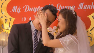 Chú rể khóc nức nở suốt buổi xin dâu