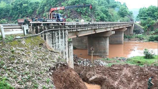 Phát hiện quả bom nặng 300 kg dưới chân cầu ở Sơn La