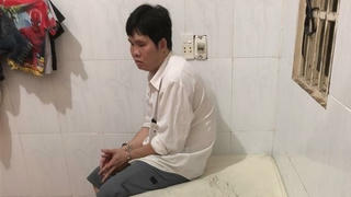 Đi bấm huyệt, bé gái bị người đàn ông mù giao cấu 