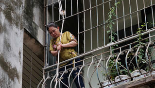 Hàng nghìn hộ dân Hà Nội mở lối thoát hiểm từ 'chuồng cọp'