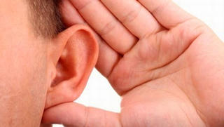 Phát hiện trẻ nghe kém, bố mẹ nên làm gì?