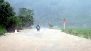 Đề phòng lũ quét và sạt lở đất vùng núi Bắc Bộ, nguy cơ hỏa hoạn ở Trung Trung Bộ