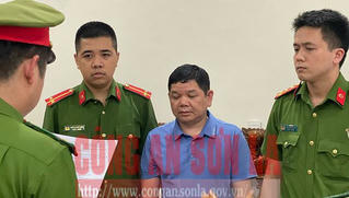 Bắt giam Trưởng khoa bệnh viện nhận hối lộ của Công ty Việt Á