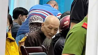 Đến TP HCM làm căn cước, ông Lê Tùng Vân lập tức bị Công an Long An triệu về địa phương 