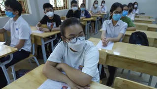 Học sinh Hà Nội thi lớp 10 dưới áp lực ‘tỉ lệ chọi cao chưa từng thấy’