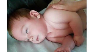 Điều nên làm và không nên làm tại nhà khi trẻ sốt cao co giật