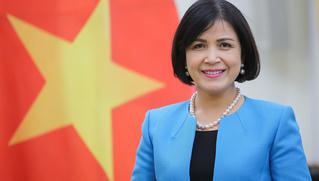 Đại sứ, TS. Lê Thị Tuyết Mai: Sức mạnh từ kiến thức luật pháp, sự mềm mỏng, tinh thần kiên định