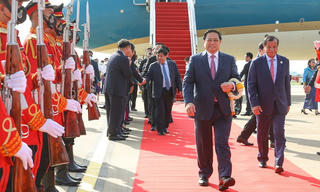 Thủ tướng Phạm Minh Chính tới Thủ đô Phnom Penh, bắt đầu chuyến thăm chính thức Campuchia