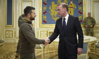 Đằng sau việc Mỹ thúc đẩy Ukraine bày tỏ thiện chí đàm phán với Nga