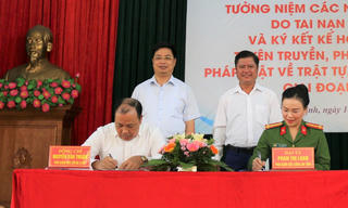 Công an và ngành giáo dục Nam Định ký kết kế hoạch tuyên truyền, PBGDPL về trật tự ATGT 