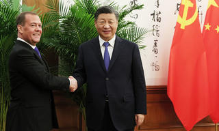 Ông Medvedev tới Trung Quốc để chuyển thông điệp của Tổng thống Putin