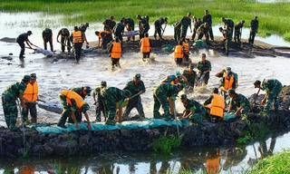 Xứng đáng 'Quân đội anh hùng của dân tộc Việt Nam anh hùng'