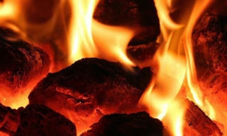 Phát hiện người ngộ độc khí CO từ than củi, xử trí thế nào?