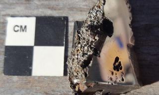 Phát hiện 2 khoáng chất chưa từng được biết đến ẩn trong thiên thạch rơi xuống Trái đất