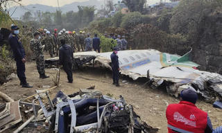 Vì sao máy bay ATR chở hơn 70 người bị rơi ở Nepal dù không gặp thời tiết xấu?