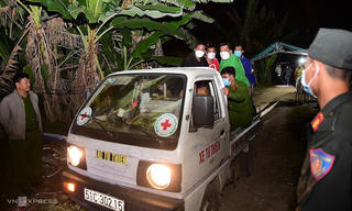 Thi thể bé Hạo Nam đã được đưa lên