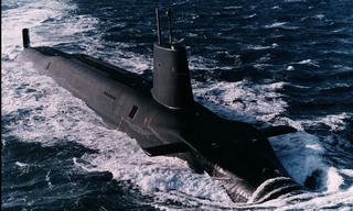 Điều tra khẩn cấp vụ lò phản ứng của tàu ngầm hạt nhân Anh nghi gắn bằng... keo dán